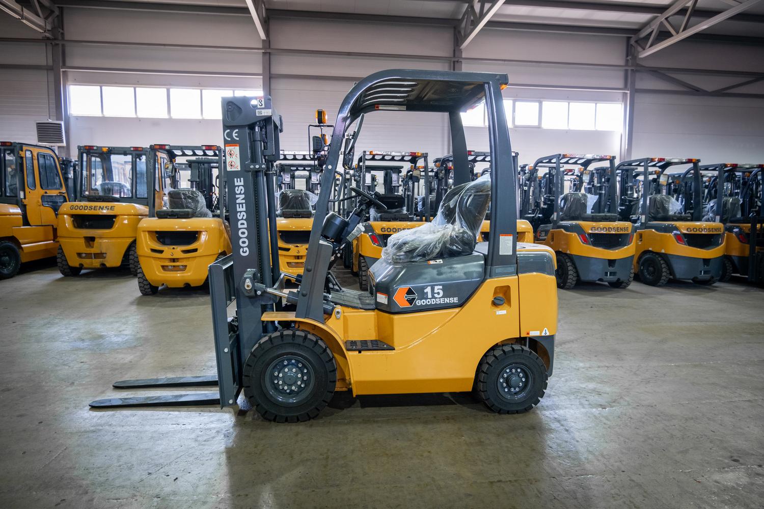 Дизельный погрузчик Goodsense Дизельный погрузчик GOODSENSE FD15 1,5т 3.0м Isuzu Арт 444723