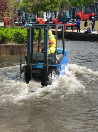 Электрический погрузчик DOLPHINLIFT DLE 30 TX 60